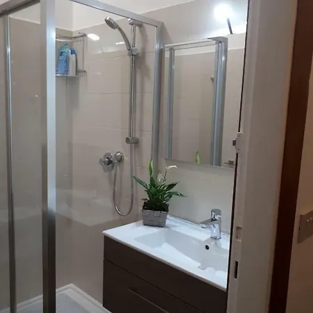 Interno 12 Apartament *